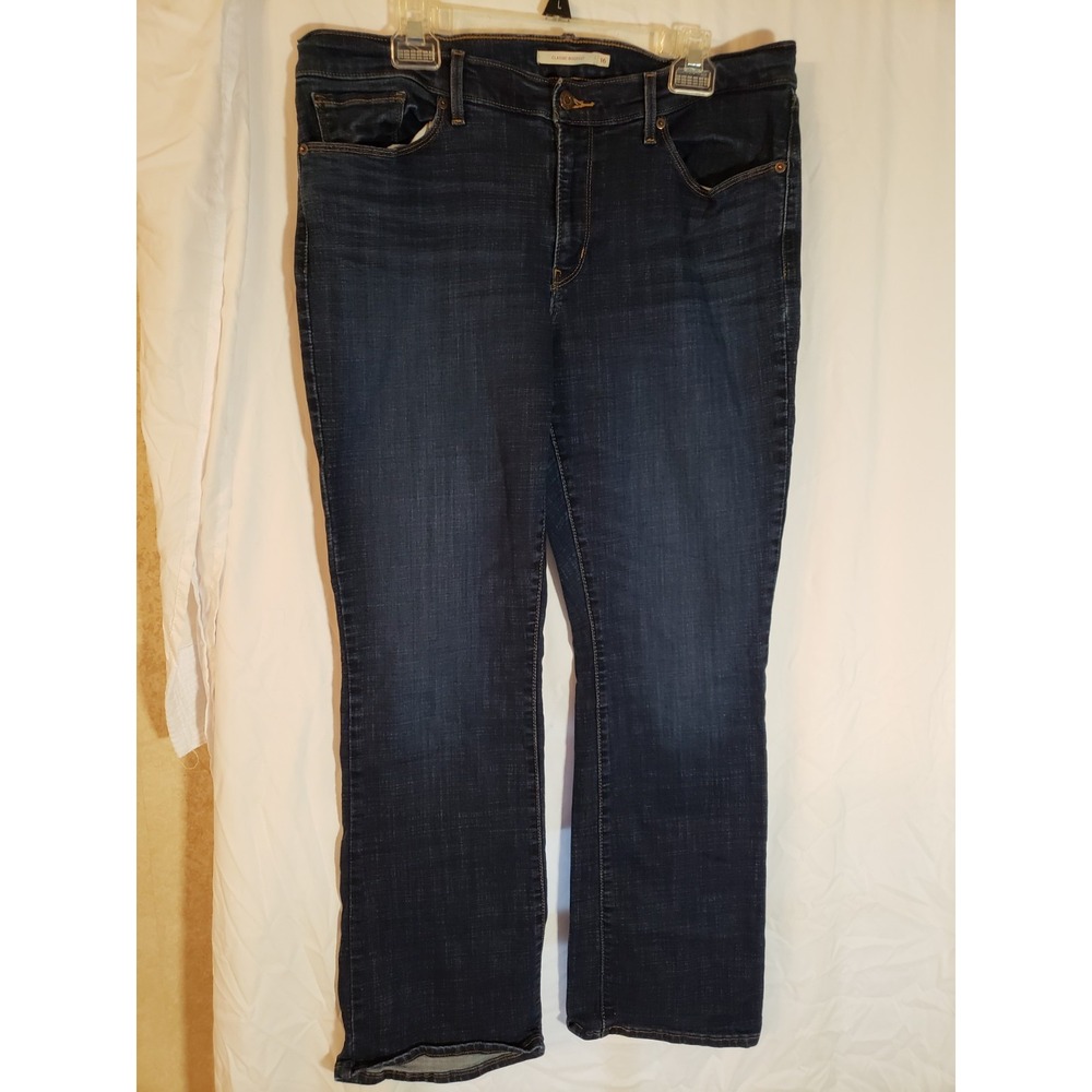 Women's Classic Bootcut Levi's Jeans Size 16